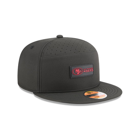 San Francisco 49ers New Era 2025 Sideline Split Panel 9FIFTY Snapback Hat - Black