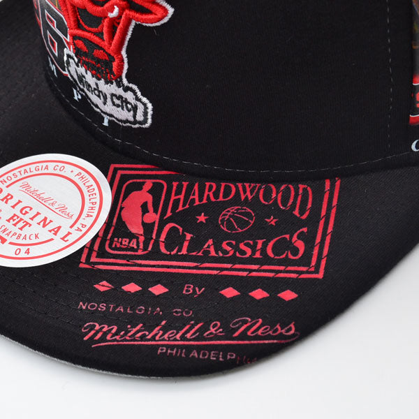 Chicago Bulls Mitchell & Ness SUPER REMIX Snapback Hat - Black/Red