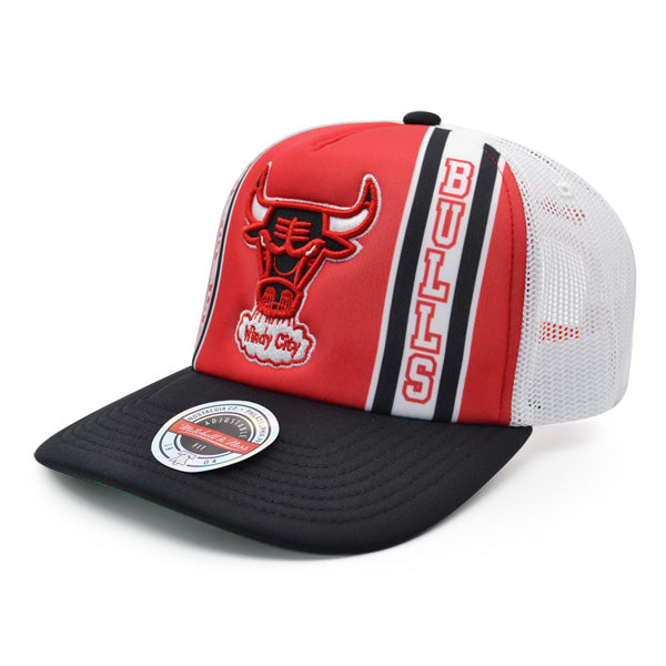 Chicago Bulls Mitchell & Ness RETRO TRUCKER Snapback Hat - Red/Black