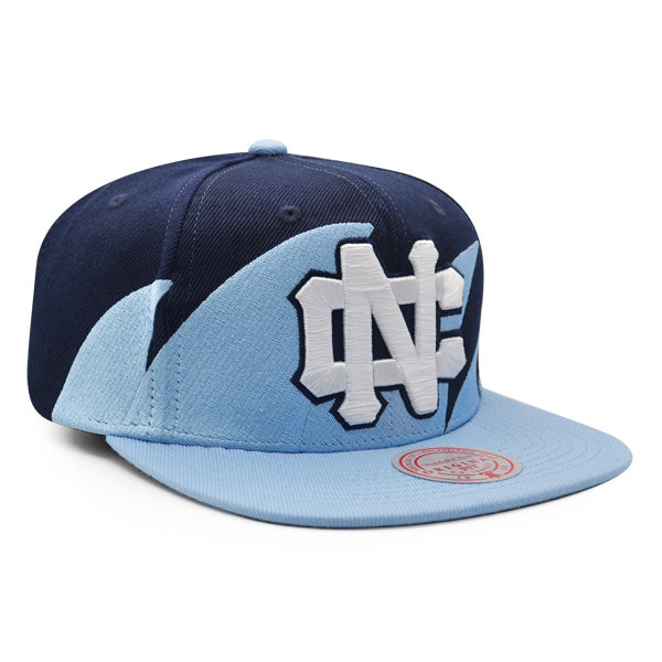 North Carolina Tarheels NCAA Mitchell & Ness SHARKTOOTH Snapback Hat - Carolina Blue/Navy