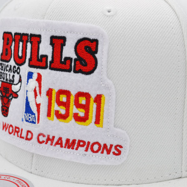 Jordan Days HWC Exclusive Mitchell & Ness Chicago Bulls 1991 NBA World Champions Locker Room Snapback Hat - White/Red