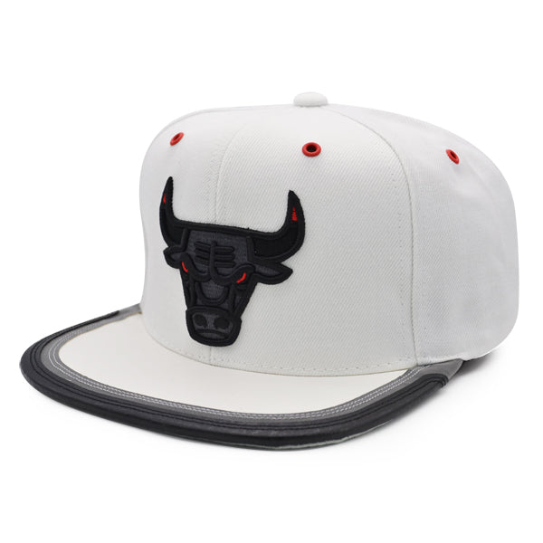 Chicago Bulls Exclusive Mitchell & Ness AIR JORDAN DAY 3 Snapback Hat - White/Black/Gray