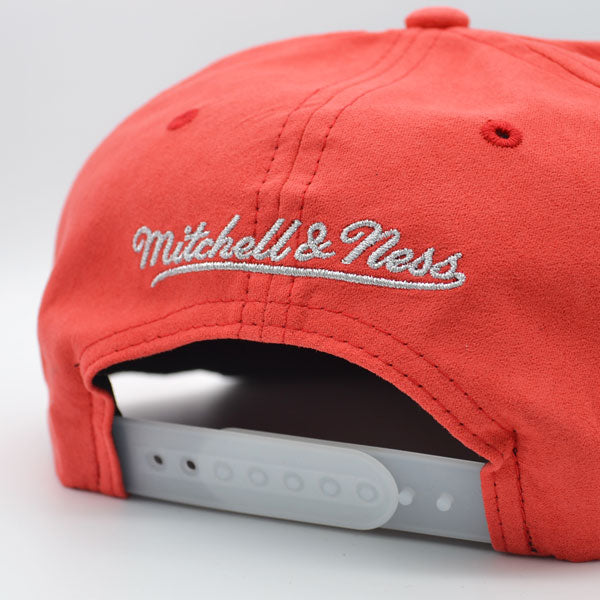 Chicago Bulls Exclusive Mitchell & Ness AIR JORDAN DAY 5 Snapback Hat - Reflective Gray/Black/Peach