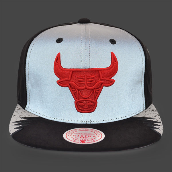 Chicago Bulls Exclusive Mitchell & Ness AIR JORDAN DAY 5 Snapback Hat - Reflective Gray/Red/Black
