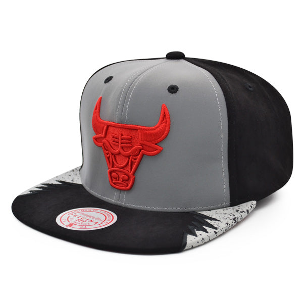 Chicago Bulls Exclusive Mitchell & Ness AIR JORDAN DAY 5 Snapback Hat - Reflective Gray/Red/Black