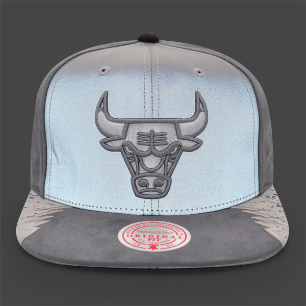 Chicago Bulls Exclusive Mitchell & Ness AIR JORDAN DAY 5 Snapback Hat - Reflective Gray/Graphite