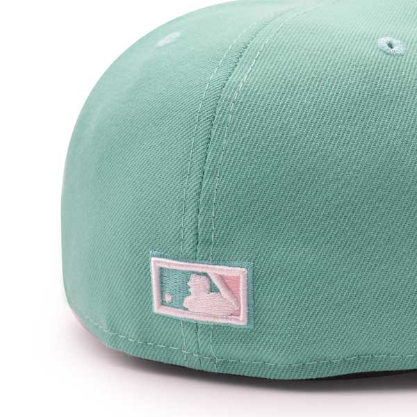 New York Yankees 1999 WORLD SERIES Exclusive New Era 59Fifty Fitted Hat - Teal/Pink Bottom