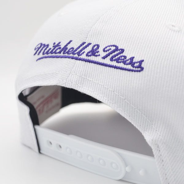 Los Angeles Lakers 2010 NBA Finals Champions Mitchell & Ness Snapback Hat - White/Yellow