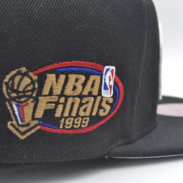 San Antonio Spurs 1999 NBA Finals Champions Mitchell & Ness Snapback Hat - Black/Gray/Pink