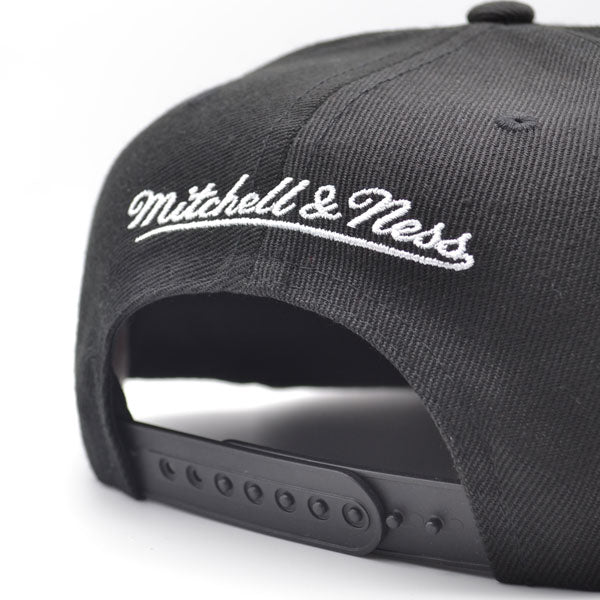 Brooklyn Nets Mitchell & Ness INVERTED LOGO Snapback NBA Hat - Black