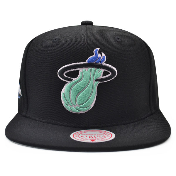 Miami Heat 2006 NBA FINALS Mitchell & Ness INVERTED LOGO Snapback Hat - Black/Mint