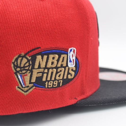 Chicago Bulls 1997 NBA Finals Champions Mitchell & Ness Snapback Hat - Red/Black