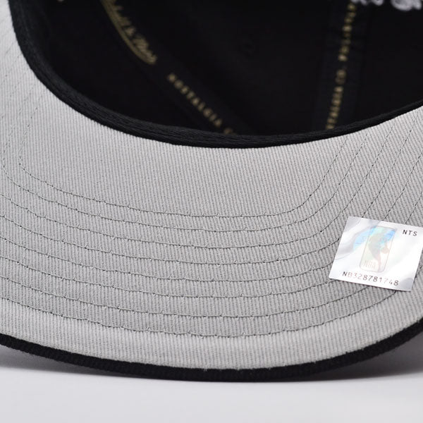 Chicago Bulls Mitchell & Ness CITY PRIDE Snapback NBA Hat - Black