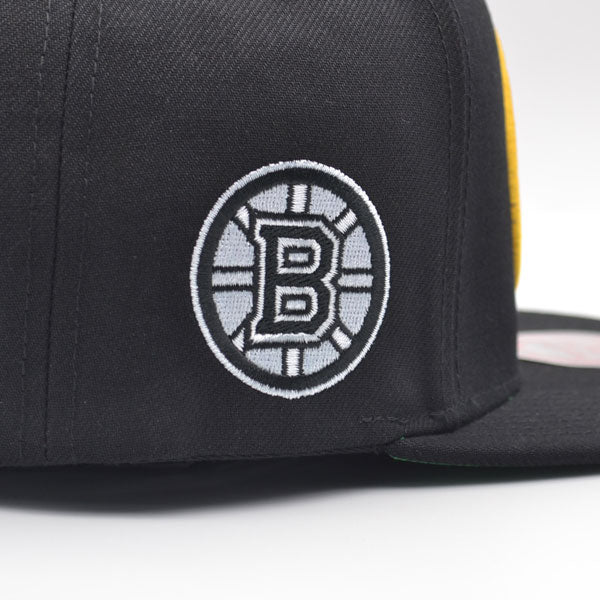 Boston Bruins Mitchell & Ness NHL ALTERNATE FLIP Snapback Adjustable Hat - Black/Yellow