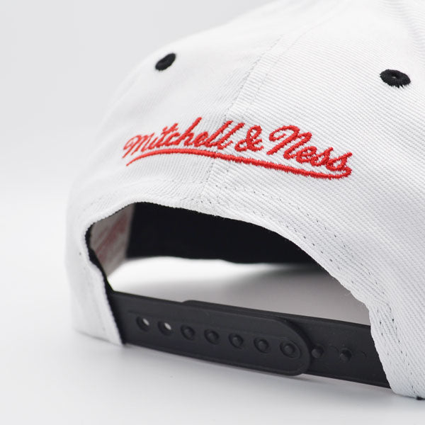 Hardwood Classics (HWC) Exclusive Mitchell & Ness 1993 NBA FINALS Snapback Hat - White/Black