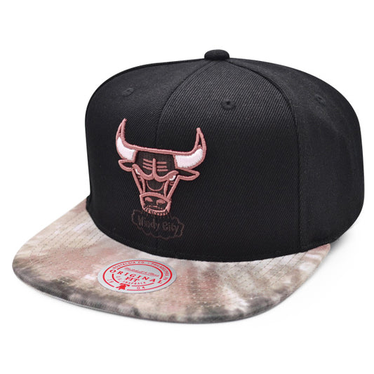 Chicago Bulls Mitchell & Ness NBA BLITZED Snapback Hat - Black/Red