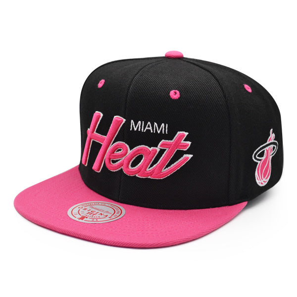 Miami Heat NBA Mitchell & Ness SWEET HEART SCRIPT Snapback Hat - Black/Hot Pink