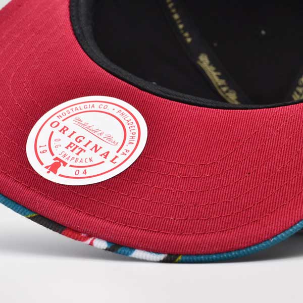 Detroit Pistons Mitchell & Ness SWINGMAN POP Snapback Hat - Black