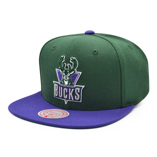 Milwaukee Bucks NBA Mitchell & Ness CLASSIC 2TONE Snapback Hat - Green/Purple