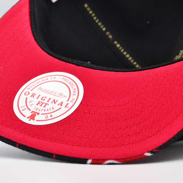 Chicago Bulls Mitchell & Ness SWINGMAN POP Snapback Hat - Black