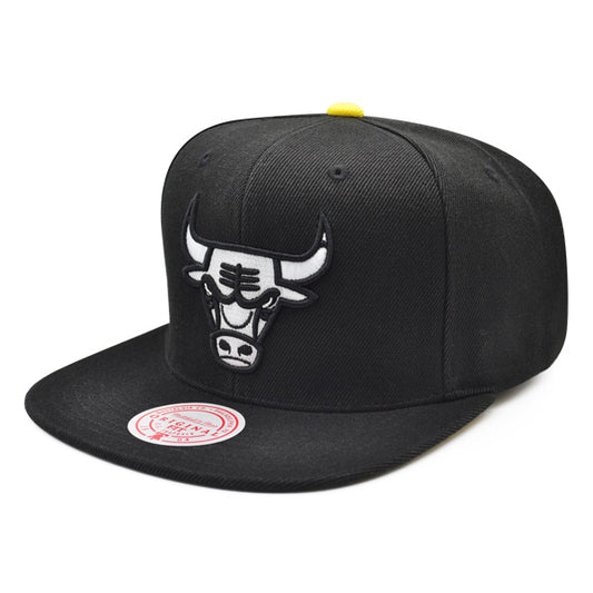 Chicago Bulls Mitchell & Ness LIGHTNING HOOK Snapback NBA Hat - Black/Cyber Yellow