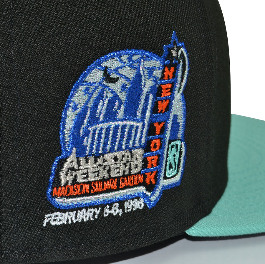 New York Knicks "STATUE OF LIBERTY" Exclusive New Era 59Fifty Fitted Hat - Black/Mint