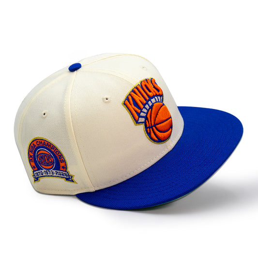 New York Knicks "3X WORLD CHAMPIONS" Exclusive New Era 59FIFTY Fitted Hat - Chrome/Majestic