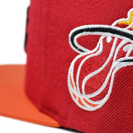 Miami Heat REFLECTIVE BRIM SNAPBACK Mitchell & Ness NBA Hat