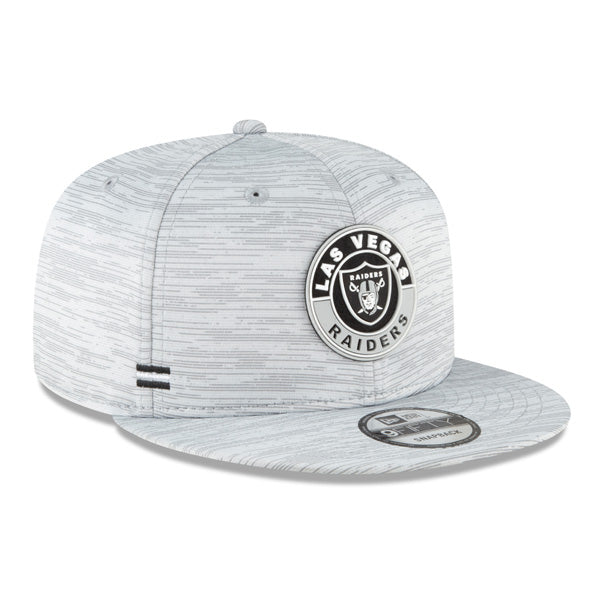 Las Vegas Raiders New Era 2020 NFL Sideline Official 9FIFTY Snapback Hat - Gray