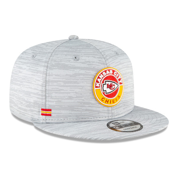 Kansas City Chiefs New Era 2020 NFL Sideline Official 9FIFTY Snapback Hat - Gray