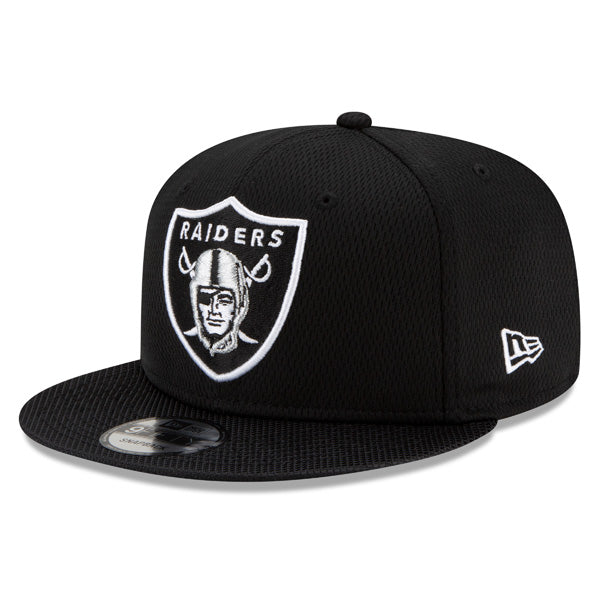Las Vegas Raiders New Era 2021 NFL Sideline Road 9FIFTY Snapback Hat - Black/Silver