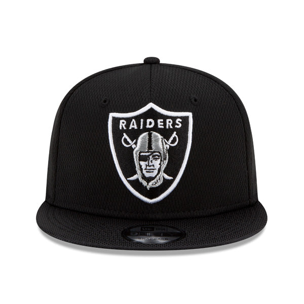 Las Vegas Raiders New Era 2021 NFL Sideline Road 9FIFTY Snapback Hat - Black/Silver