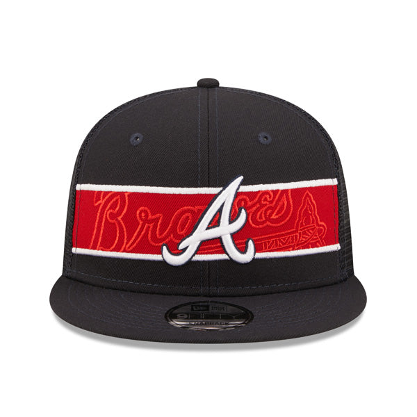 Atlanta Braves New Era MLB TONAL BAND TRUCKER 9FIFTY Snapback Hat - Navy/Red