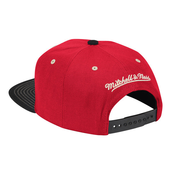 Atlanta Hawks Mitchell & Ness CONTRAST STITCH Snapback NBA Hat- Red/Black