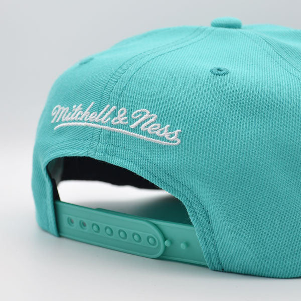 Vancouver Grizzlies NBA Mitchell & Ness CLASSIC G Logo Snapback Hat - Teal