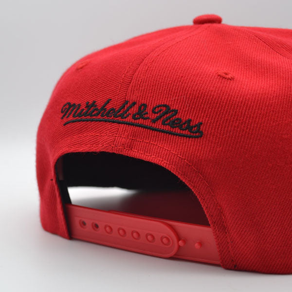 Atlanta Hawks NBA Mitchell & Ness CLASSIC 2TONE Snapback Hat - Red/Black