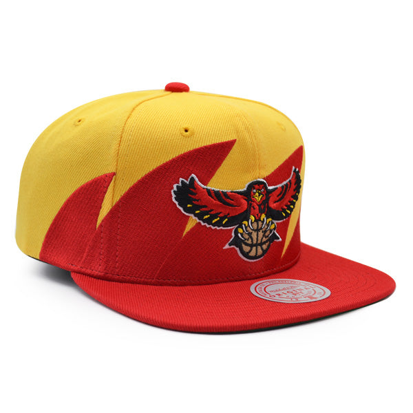 Atlanta Hawks NBA Mitchell & Ness SHARKTOOTH Snapback Hat - Red/Yellow