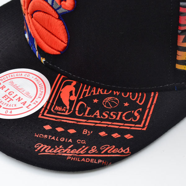 New York Knicks Mitchell & Ness SUPER REMIX Snapback Hat - Black/Orange