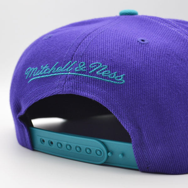 Charlotte Hornets NBA Mitchell & Ness SHARKTOOTH Snapback Hat - Purple/Teal