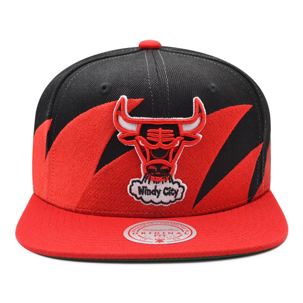 Chicago Bulls NBA Mitchell & Ness SHARKTOOTH Snapback Hat - Black/Red