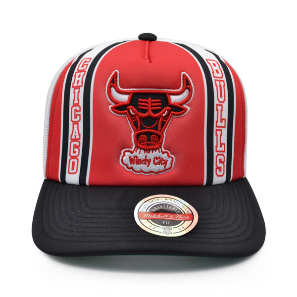 Chicago Bulls Mitchell & Ness RETRO TRUCKER Snapback Hat - Red/Black