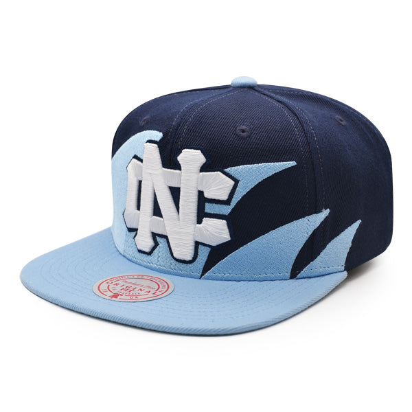 North Carolina Tarheels NCAA Mitchell & Ness SHARKTOOTH Snapback Hat - Carolina Blue/Navy