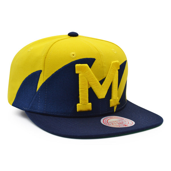Michigan Wolverines NCAA Mitchell & Ness SHARKTOOTH Snapback Hat - Navy/Yellow