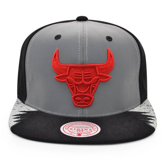 Chicago Bulls Exclusive Mitchell & Ness AIR JORDAN DAY 5 Snapback Hat - Reflective Gray/Red/Black