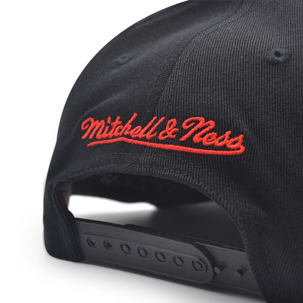 Houston Rockets Mitchell & Ness DOWNTIME REDLINE Stretch Snapback Hat - Black/Red
