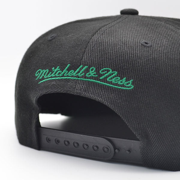 Milwaukee Bucks Mitchell & Ness RETRO BUCK Snapback Hat - Black/Green