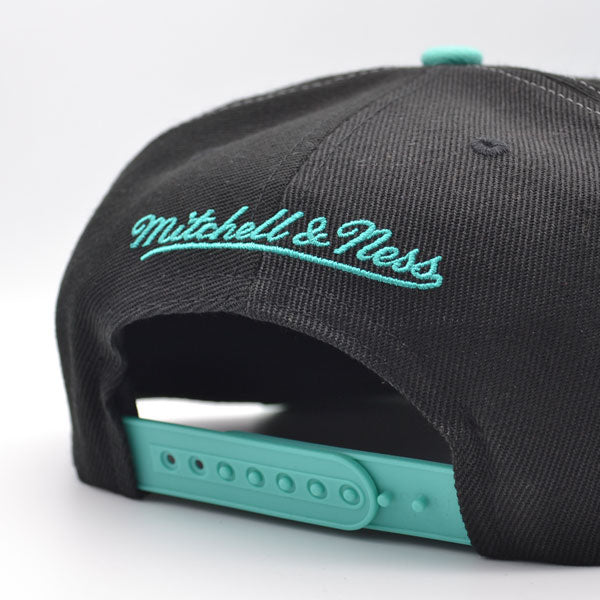 San Antonio Spurs NBA Mitchell & Ness SHARKTOOTH Snapback Hat - Teal