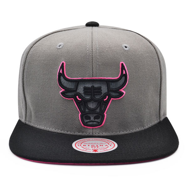 Chicago Bulls NBA Mitchell & Ness NEON LIGHTS Snapback Hat - Gray/Black/Pink