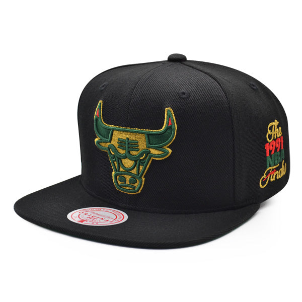 Chicago Bulls Mitchell & Ness BHM Logo Snapback Hat - Black/Metallic Gold