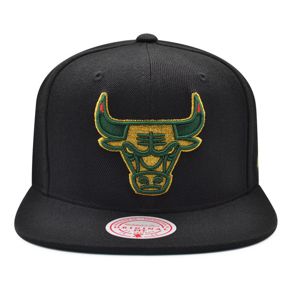 Chicago Bulls Mitchell & Ness BHM Logo Snapback Hat - Black/Metallic Gold
